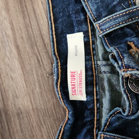 Mens Signature Levi Strauss jeans - Picture 2 of 4